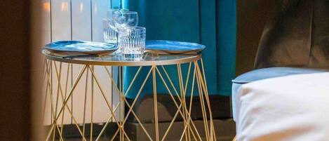 1 habitación, wifi y ropa de cama