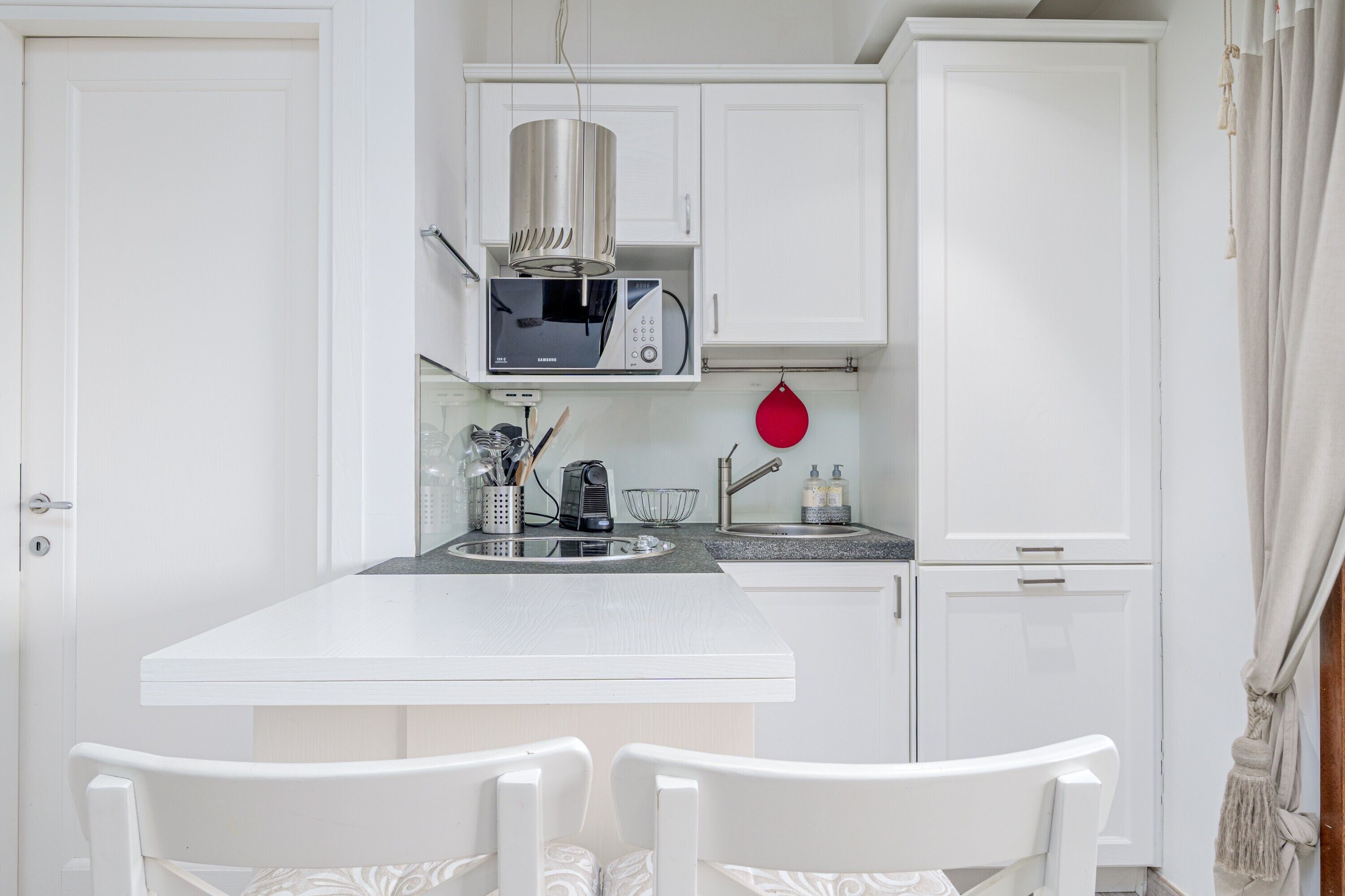 Kühlschrank, Ofen, Herdplatte, Geschirrspüler