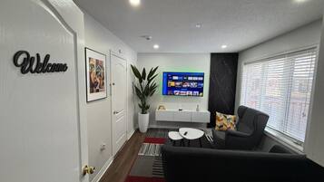 Apartment, 1 Bedroom | Living room