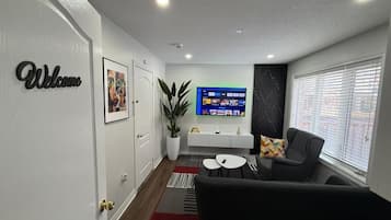Apartment, 1 Bedroom | Living room