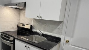 Unclassified image, 2 of 17, button - Cozy Two-level Apartment With Separate Entrance in Brampton (Brampton)