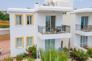 Exterior - Modern stylish 2 bedroom apartment with communal pool in Neo Chorio Village (Neyohoryo Baf)
