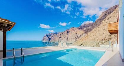 Vacation Home 'Los Gigantes Fantastic Views' with Wi-Fi and Air Conditioning