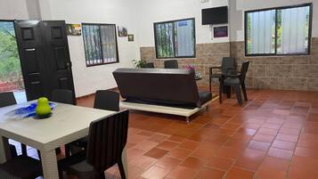 House, 4 Bedrooms, Accessible, Smoking | Koridor