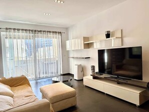 TV - Fort Cambridge, Sliema 1 BDR (Sliema)