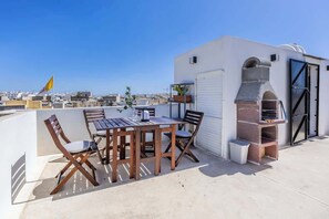 Outdoor dining - Birkirkara Typical 2BDR Townhouse (Birkirkara)