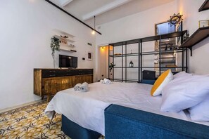 Iron/ironing board, WiFi, bed sheets - Birkirkara Typical 2BDR Townhouse (Birkirkara)
