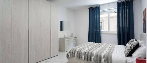 2 chambres, fer et planche à repasser, Wi-Fi, draps fournis