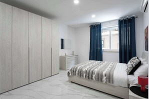 2 bedrooms, iron/ironing board, WiFi, bed sheets - Sliema 2BDR Apartment Just Off Seafront (Tas-Sliema)