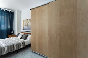 2 bedrooms, iron/ironing board, WiFi, bed sheets - Sliema 2BDR Apartment Just Off Seafront (Tas-Sliema)
