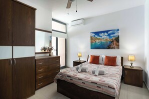 Iron/ironing board, WiFi, bed sheets - Stylish 2BDR Apartment in Sliema (Tas-Sliema)