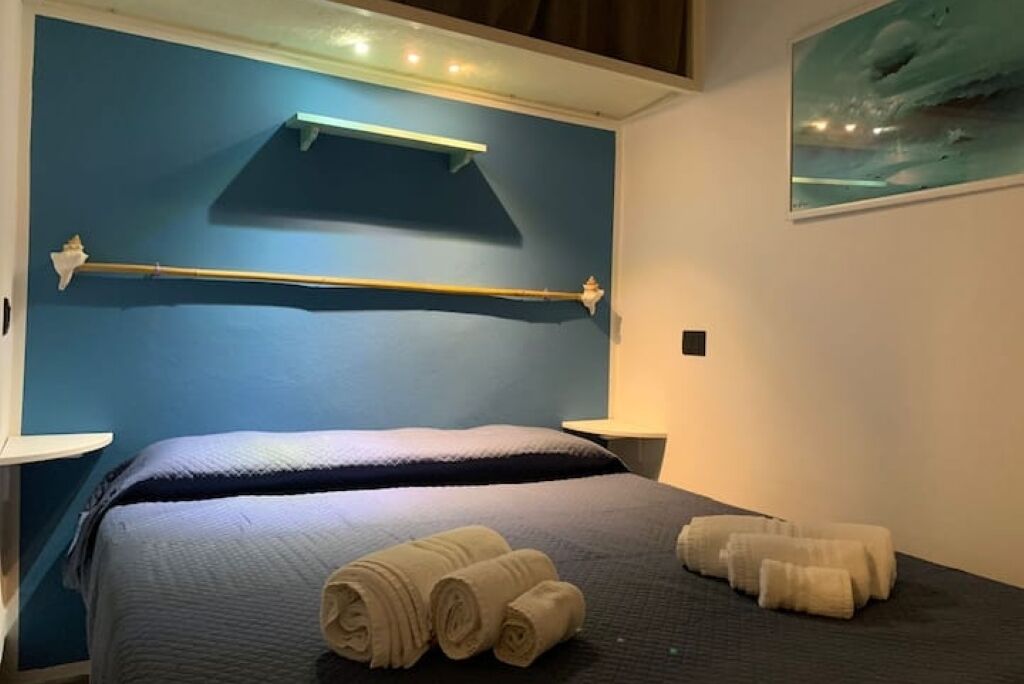 1 chambre, fer et planche à repasser, Wi-Fi gratuit, draps fournis