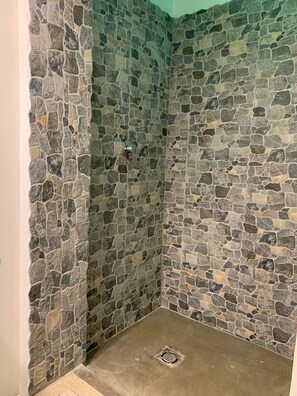 Shower - The Captain's Lair (Alghero)