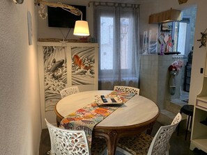 Dining - The Captain's Lair (Alghero)