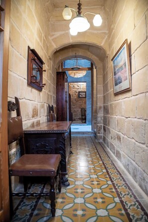Interior - Senglea Charming 2 BDR Townhouse (Ħal Qormi)