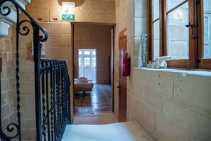 Interior - Senglea Charming 2 BDR Townhouse (Ħal Qormi)