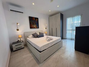 Iron/ironing board, WiFi, bed sheets - Sliema Brand New 1BDR Flat (Sliema)