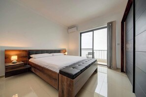 Iron/ironing board, WiFi, bed sheets - Sliema 3BDR Flat with Seaview and Jacuzzi (Tas-Sliema)