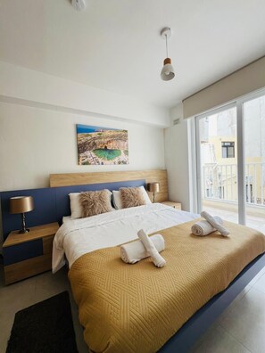 Iron/ironing board, WiFi, bed sheets - Gzira Brand NEW 2BDR Apartment Just off Seafront (Gżira)