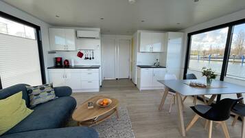 Mobile Home | Living room