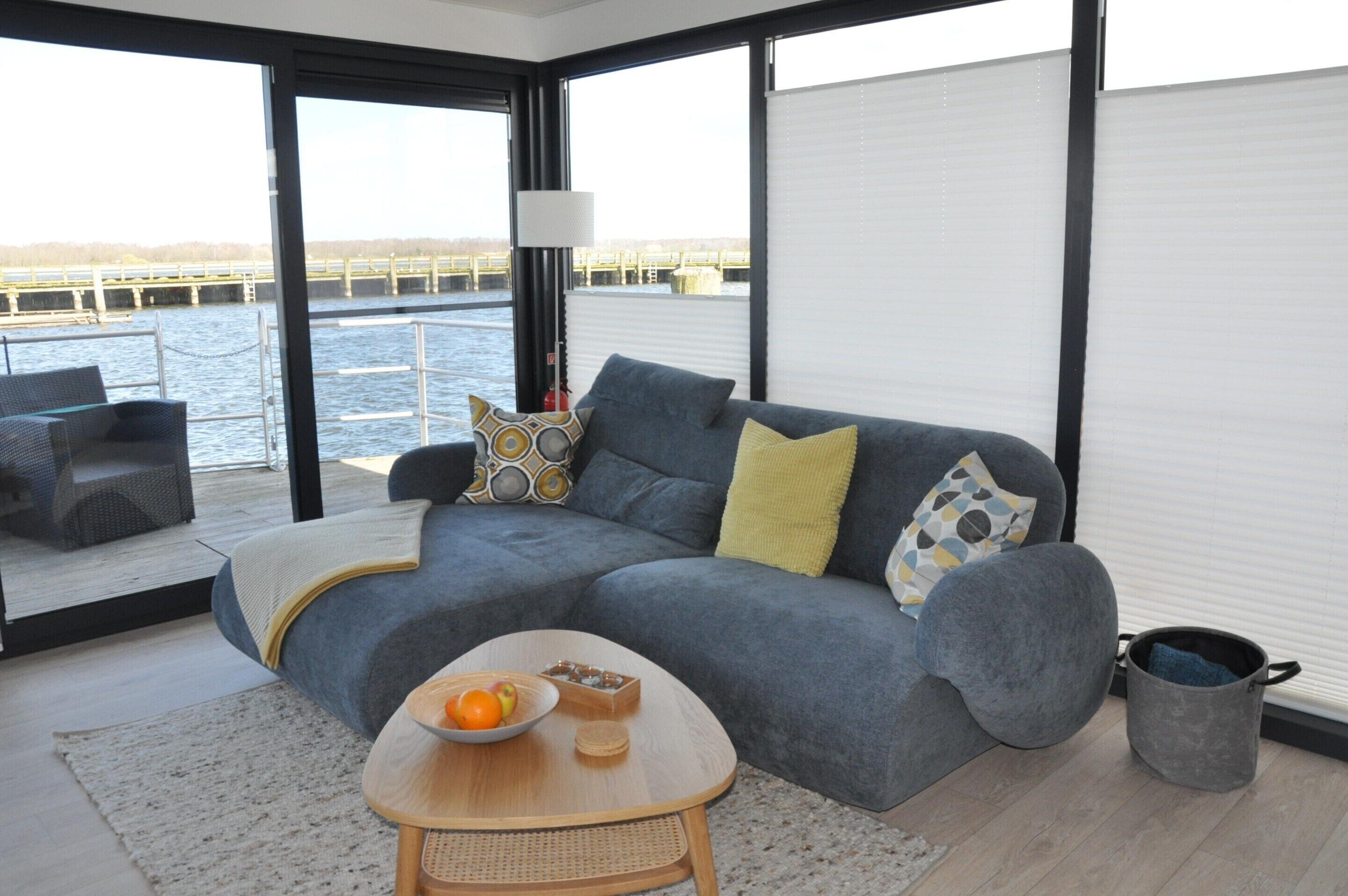 Mobil Karavan | Ruang keluarga