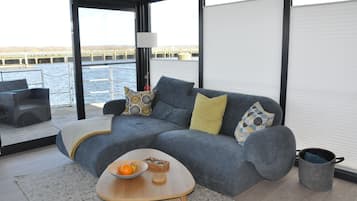 Mobil Karavan | Ruang keluarga