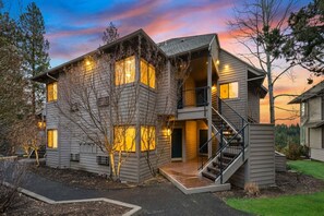 Exterior - Relaxing River Views| Mt Bachelor Village 329 (Bend)