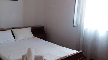 3 Schlafzimmer, BĂŒgeleisen/BĂŒgelbrett, kostenloses WLAN, BettwĂ€sche