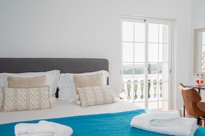 Silitysrauta/-lauta, ilmainen Wi-Fi, vuodevaatteet