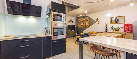 Fridge, microwave, oven, stovetop