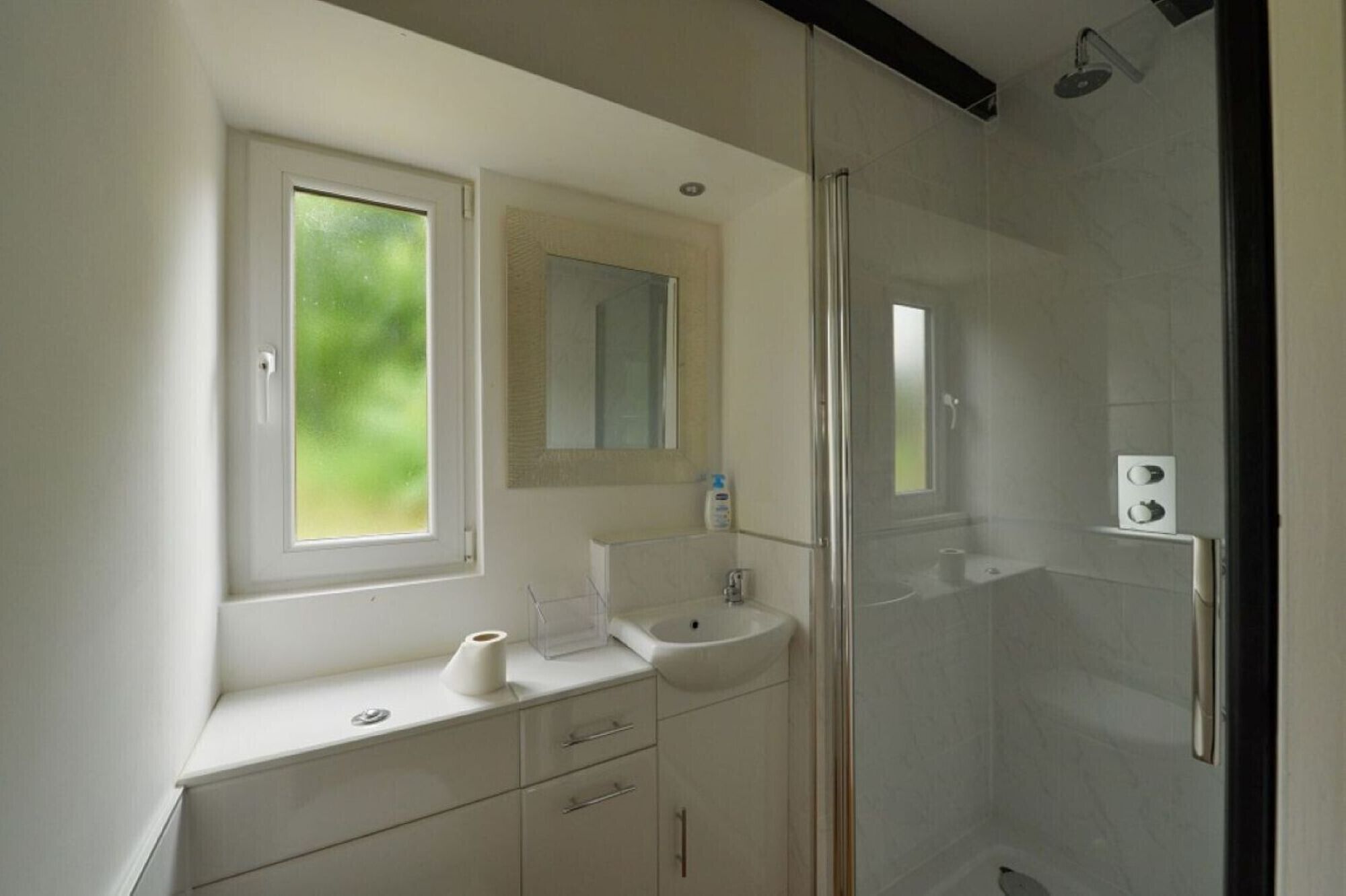Dusche, Haartrockner, Bidet