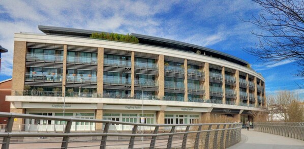 Exterior - Luxury Bond Street apartment is ideally located in the city of Chelmsford (Chelmsford)