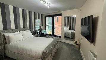 Iron/ironing board, WiFi, bed sheets