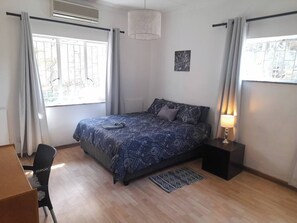 3 bedrooms, iron/ironing board, WiFi - Stunning Panoramic View Swimming Pool 3-bedroom Apartment in the Luxury of Eros. (Windhoek)