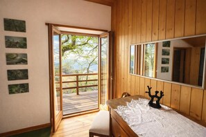 Family Chalet, Multiple Bedrooms, Mountainside (Ca Brunella 2) | 3 bedrooms, free WiFi, bed sheets - Ca Brunella 2 (Cugnasco-Gerra)