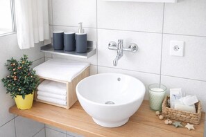 Bathroom - Ca Brunella 2 Lake Maggiore View Terrace for Four (Cugnasco-Gerra)