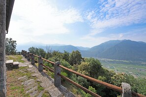 Khuôn viên nơi lưu trú