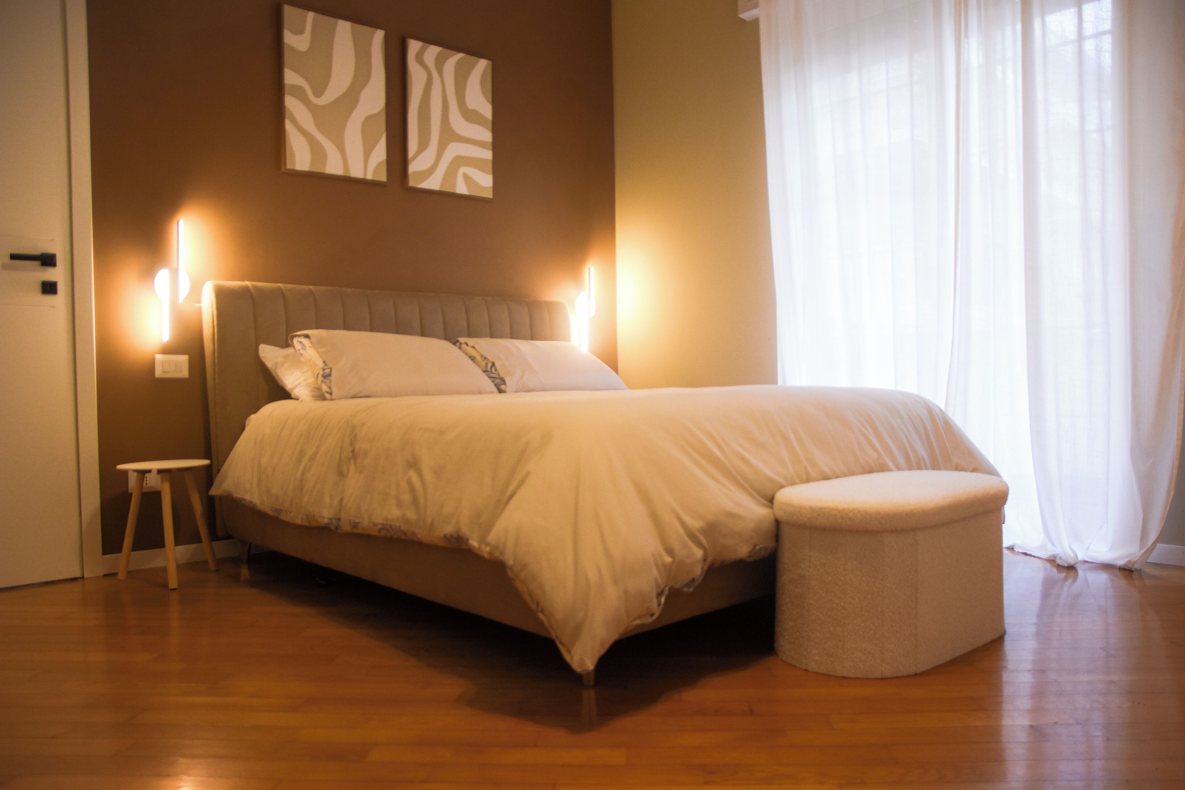 مكواة/لوح كي وواي فاي وملاءات أسرّة