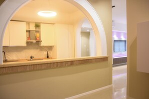 Micro-ondes, four, plaque de cuisson, lave-vaisselle