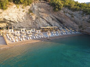Beach - Comfortable studio apartment in Centrale Lustica Bay (Radovići)