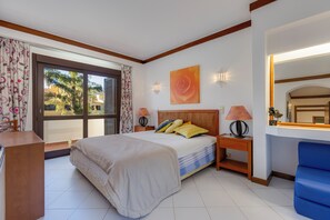 3 bedrooms, iron/ironing board, Internet, bed sheets - Maria's Villa - Private Pool, Barbecue and Sun (Albufeira)