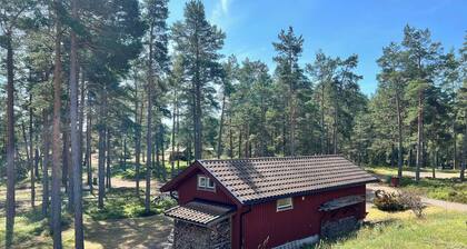 Room-archipelago Cottage is Utö