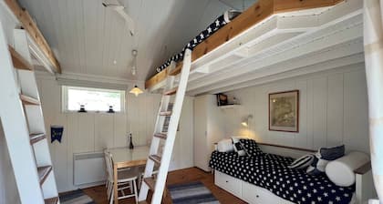 Room-archipelago Cottage is Utö