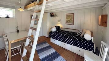 Cabin, 1 Bedroom, Balcony | 1 bedroom