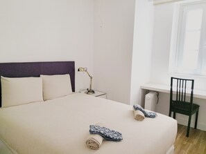 Bügeleisen/Bügelbrett, WLAN, Bettwäsche