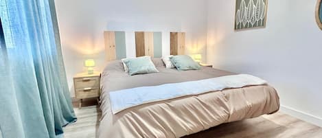 Tallelokero huoneessa, silitysrauta/-lauta, ilmainen Wi-Fi