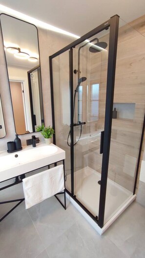 Hair dryer, towels, toilet paper - Riga Stylish Old Town getaway next to Dome square (Rīga)