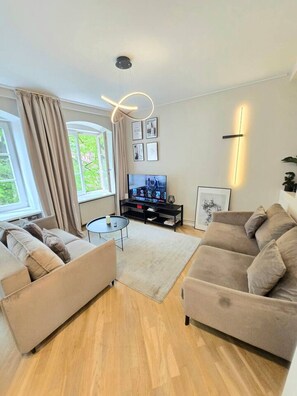 TV - Riga Stylish Old Town getaway next to Dome square (Rīga)
