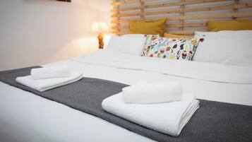 Iron/ironing board, WiFi, bed sheets