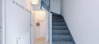 Beautiful & Spacious 3BR | Shrewsbury Town Retreat
